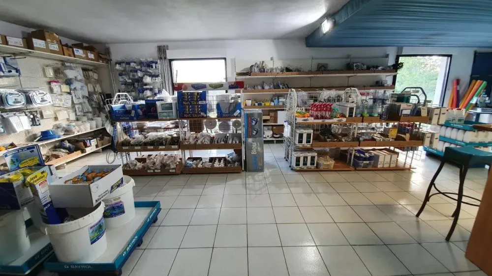 Magasin piscine à Saint-Hippolyte-du-Fort